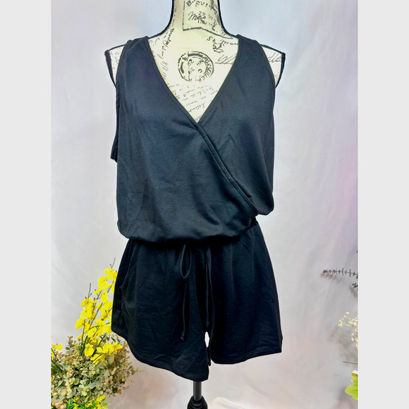 LBLC the Label Lauren Romper Drawstring Waist Pockets Black L - Picture 5 of 16
